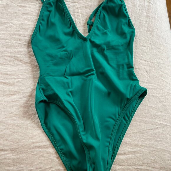 Gooseberry So Chic One Piece Swimsuit Emerald Green Size Small NWT - Picture 4 of 7